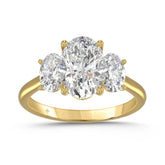 18K YELLOW GOLD 3 1/5CT OVAL DIAMOND LADIES RING (CENTER STONE OVAL DIAMOND 2CT)