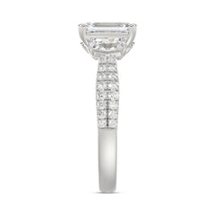 LADIES RING 3CT ROUND/EMERALD/CADILLAC DIAMOND 14K WHITE GOLD (CENTER STONE EMERALD DIAMOND 2CT )