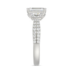 LADIES RING 3CT ROUND/EMERALD/CADILLAC DIAMOND 14K WHITE GOLD (CENTER STONE EMERALD DIAMOND 2CT )