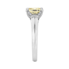 14K WHITE GOLD 3 1/4CT ROUND/YELLOW CUSHION DIAMOND LADIES RING (CENTER STONE YELLOW CUSHION DIAMOND 3CT)