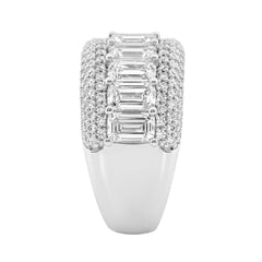 Elegant 14K White Gold Ladies Ladies Ring 3 1/4Ct Round & Emerald Cut Diamonds